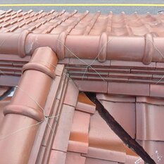 秋ののし瓦トラブルに注意！名古屋市で屋根修理を検討する際の症状・原因・対策を解説
