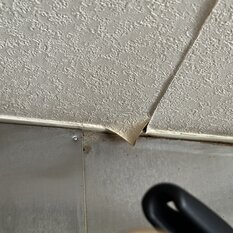 板金屋根だけでなく瓦も劣化する？！永久ではない瓦屋根